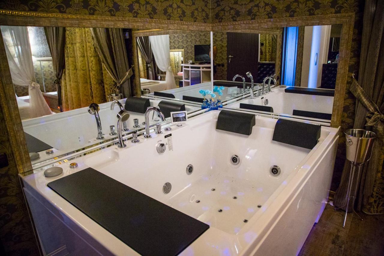 Boutique Mikaela (adults Only) Liebeshotel Brașov