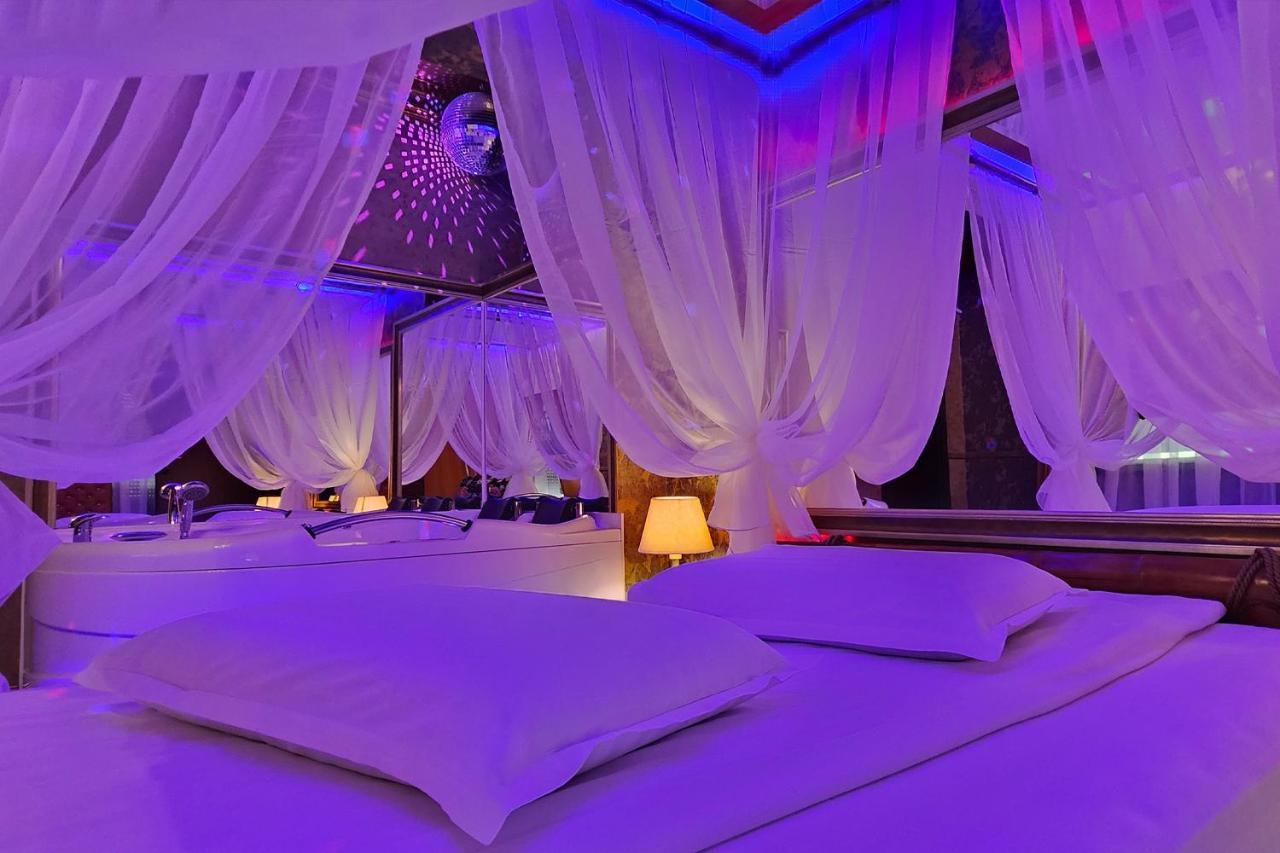 Boutique Mikaela (adults Only) 3* Brașov
