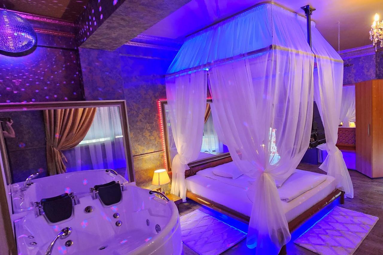 Boutique Mikaela (adults Only) 3*