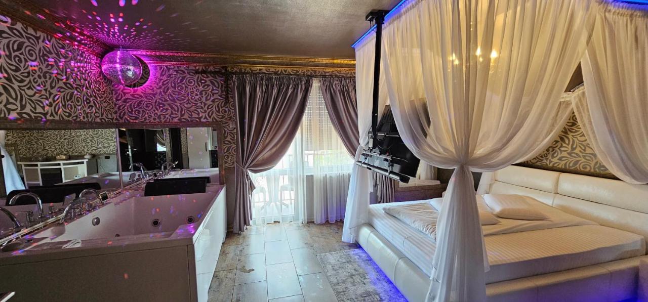Liebeshotel Boutique Mikaela (adults Only) 3*